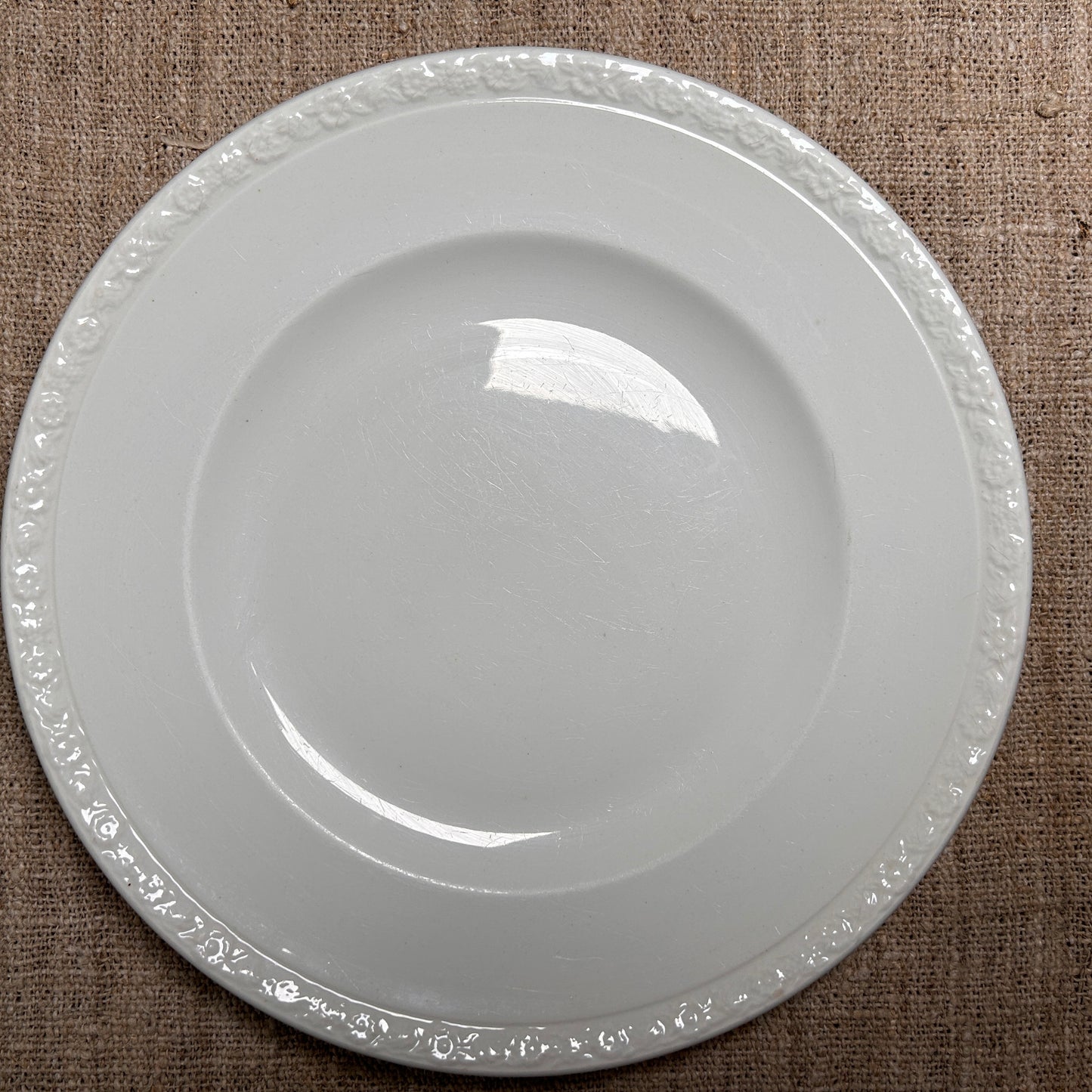 Wedgwood Hedge Rose White Dinner Plate