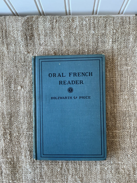 1931 Pretty Blue French Reader