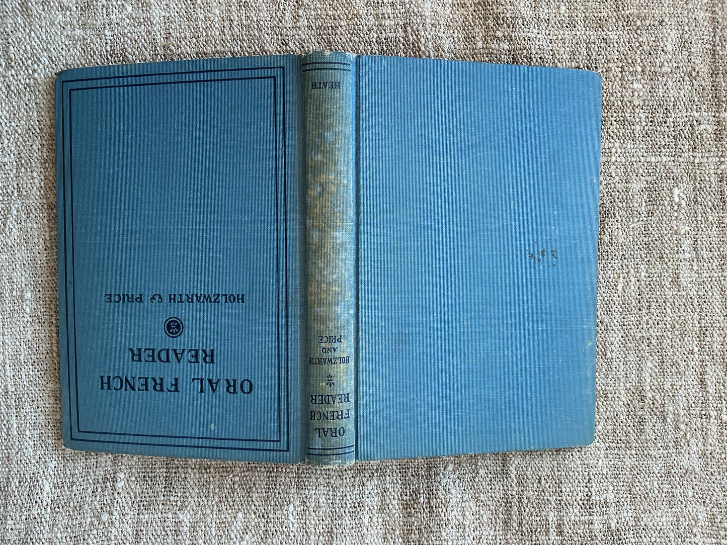 1931 Pretty Blue French Reader