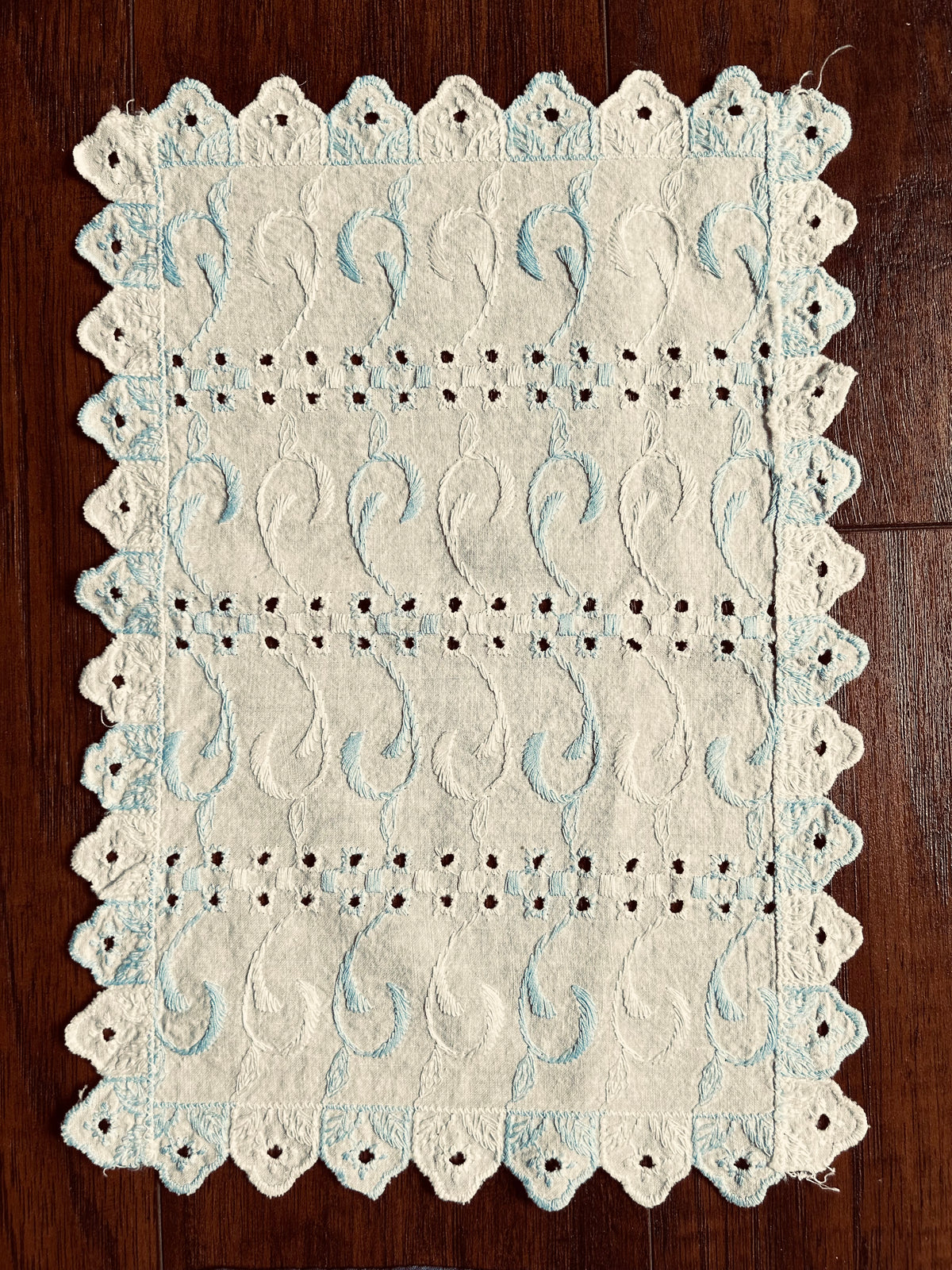 Vintage Linens Embroidery Vanity Scarf Doilie Lace Napkin Hankerchief