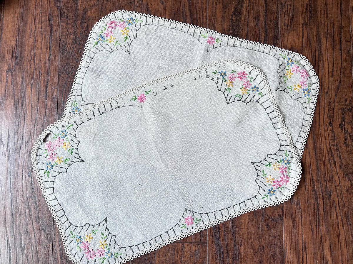 Vintage Linens Embroidery Vanity Scarf Doilie Lace Napkin Hankerchief